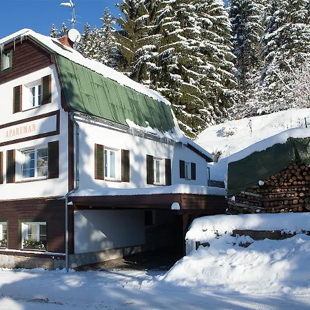 Janov Apartment